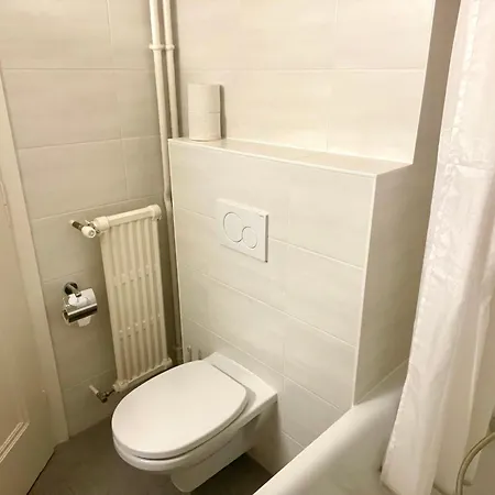 公寓 Meuble Proche De La Gare De 12 *