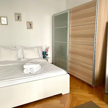 Meuble Proche De La Gare De 12 * 洛桑