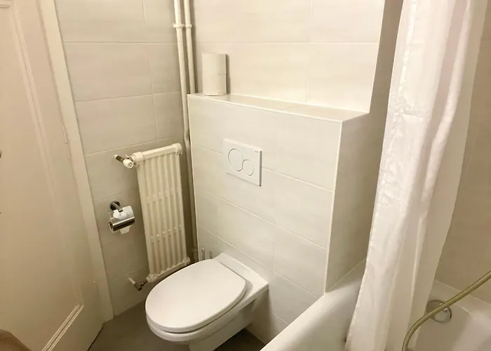 아파트 Meuble Proche De La Gare De 12 *