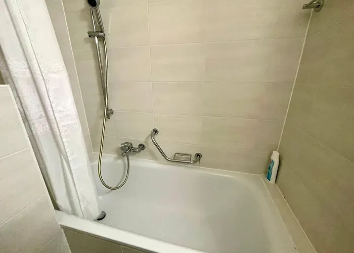 Meuble Proche De La Gare De 12 Apartament *